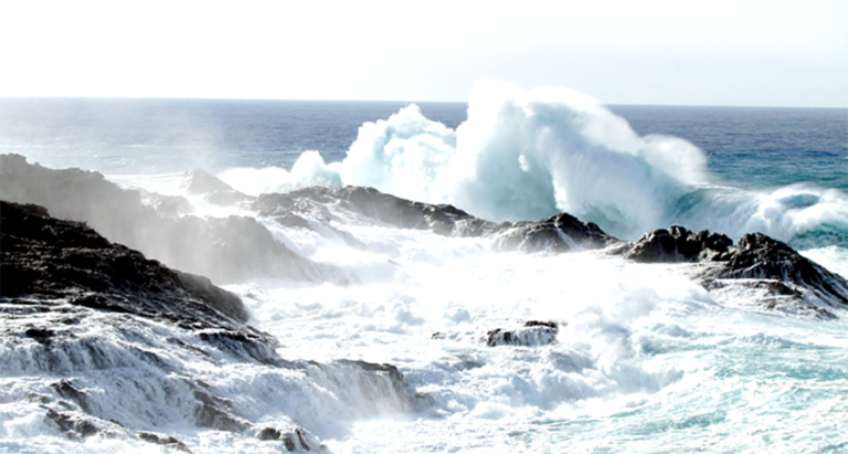 El Maule se mantiene en alerta preventiva por marejadas anormales