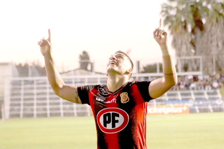 Con triplete de Isaac Díaz Rangers gana a Santa Cruz