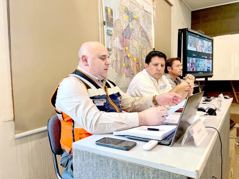 Una persona muerta en incendio y refuerzo del patrullaje militar