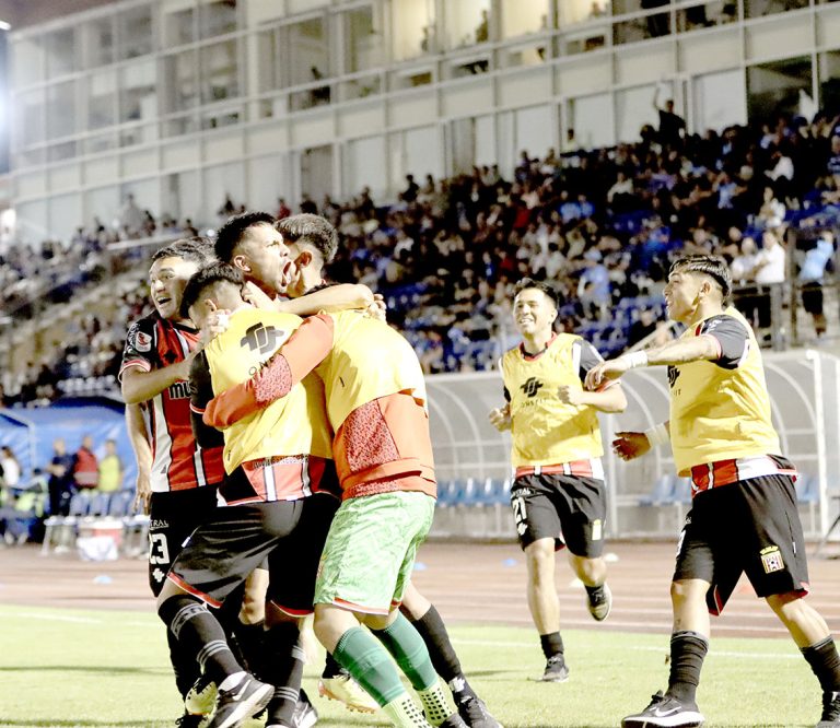 Triunfazo albirrojo en Arica