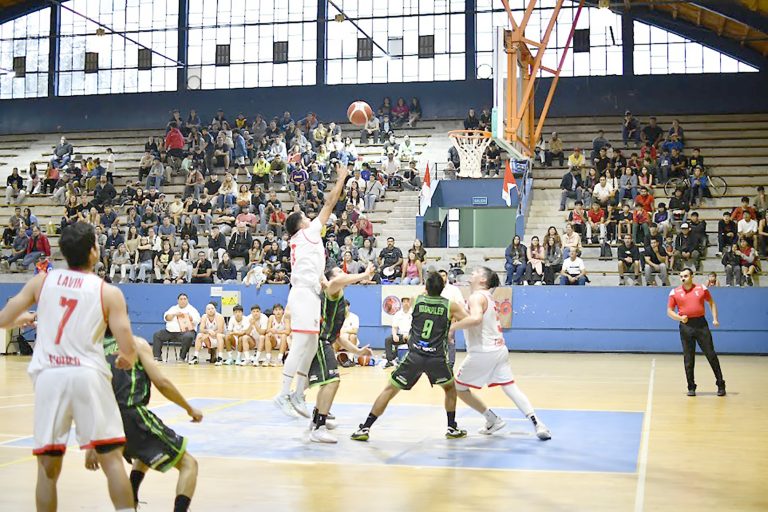 Liceo cayó contra Truenos en el estreno de la Liga DOS