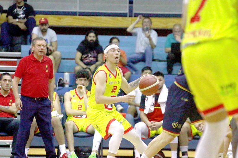 Español recibe al líder Universidad de Concepción en el Gimnasio Regional