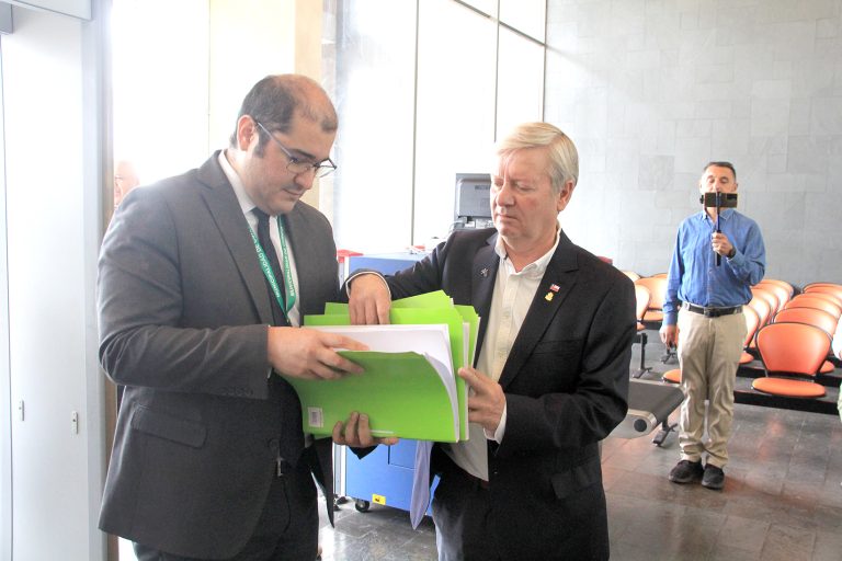 Presentan pruebas de presuntas irregularidades en el DAEM de Curicó