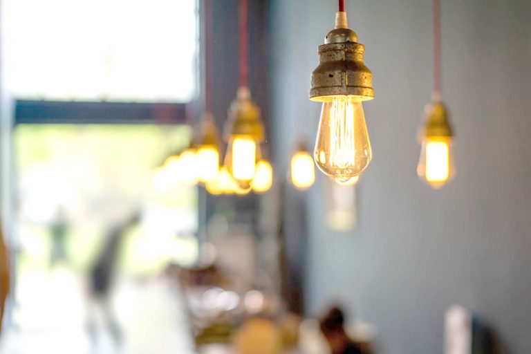 Comerciantes plantean indemnización ante extenso corte del servicio eléctrico