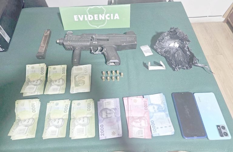 Sujeto portaba un alto poder de fuego en automóvil