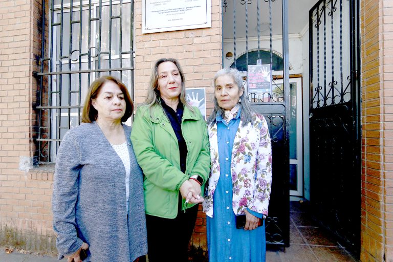 Profesora maulina denuncia haber sido  ahorcada en una sala de clases por alumna