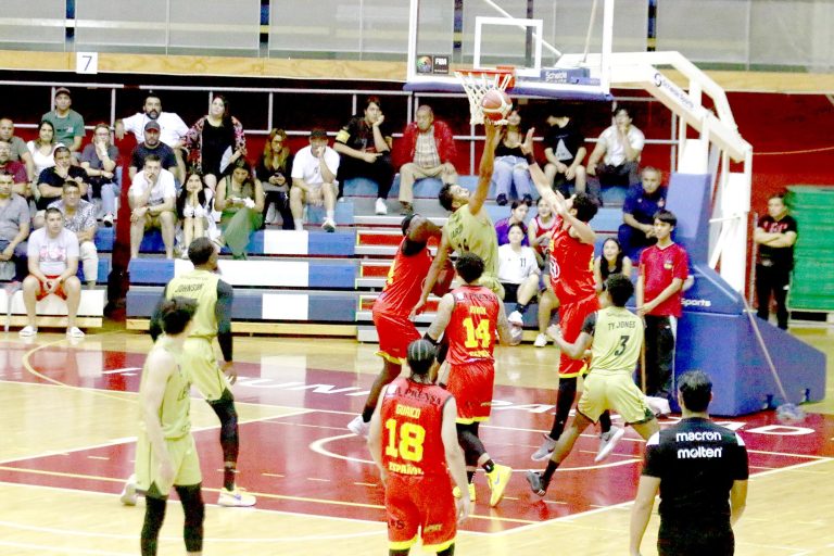Español de Talca juega ante  la UDEC en duelo de extremos