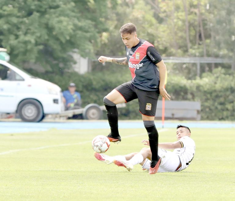 Curicó Unido ante un viejo conocido