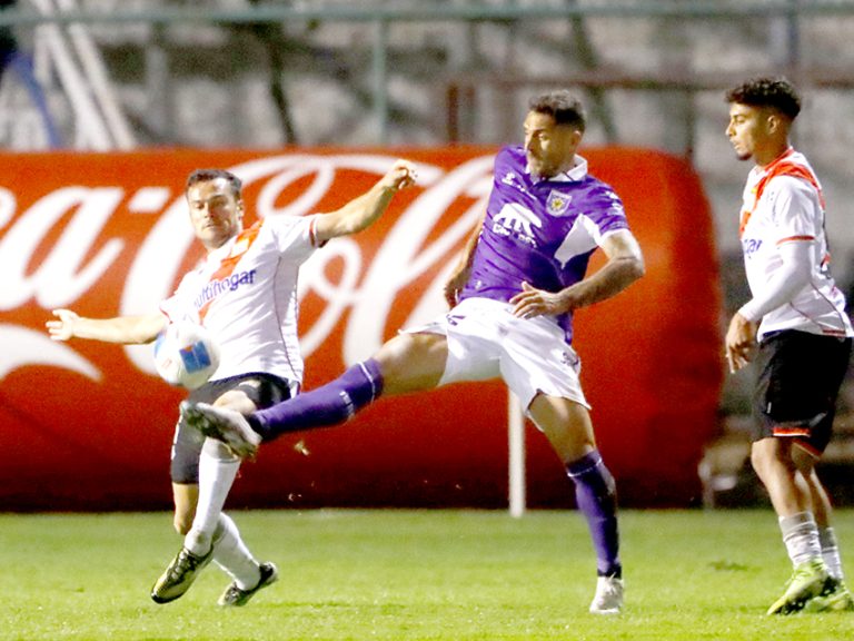 Curicó Unido no logra abrochar una victoria de local en Santa Cruz