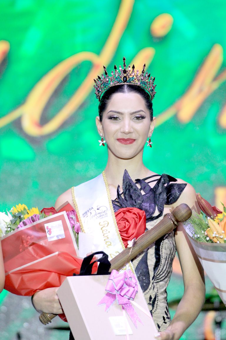 Krishna galindo es la reina de  La Fiesta de la Vendimia de Curicó