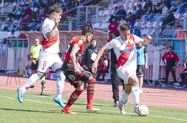 Rangers y Curicó Unido chocan hoy en Linares