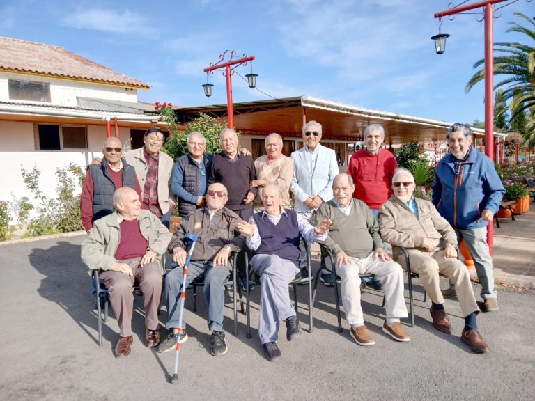 Encuentro de profesores normalistas egresados  en 1963