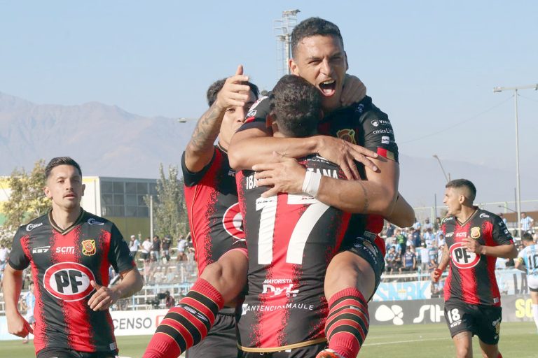 Rangers vs Wanderers: El clásico inglés se  convierte en el partido más crucial de la B