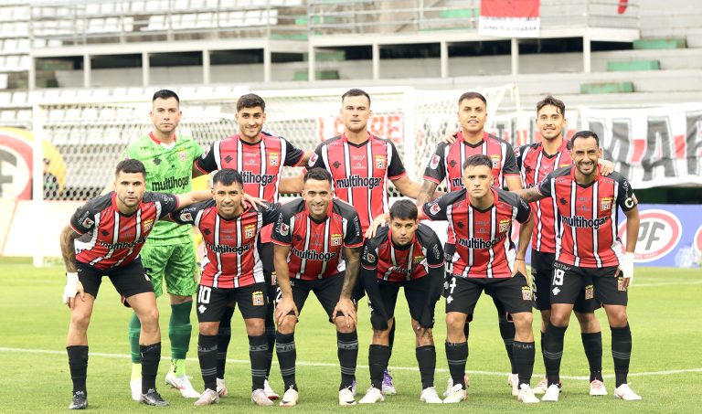 Invictos como visita y al debe como local