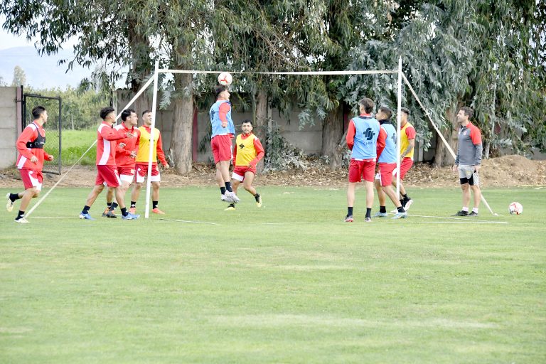 Curicó Unido bajó al noveno lugar de la tabla