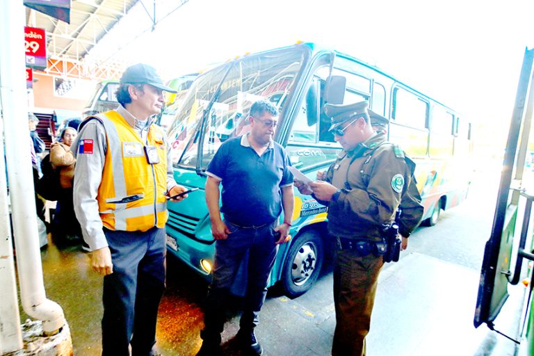 Carabineros busca resguardar seguridad de los viajeros este fin de semana largo