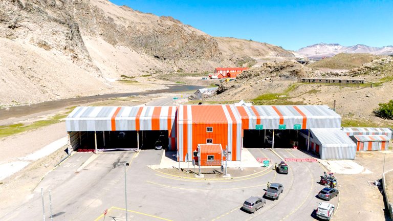 Paso Pehuenche habilitado para recibir a argentinos tras fin al cepo cambiario y fin de semana largo