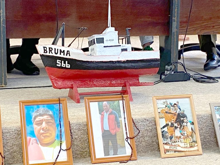 Alcalde insistirá en buscar justicia y transparencia  por la desaparición de los siete pescadores artesanales