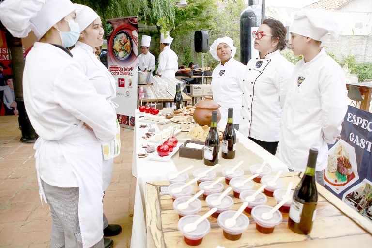 San Javier celebra Día de la Cocina Chilena y presentó la Fiesta del Vino Patrimonial