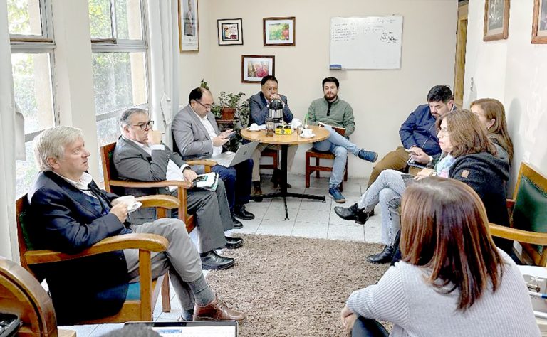 Municipalidad de Curicó comprometió ayuda para Liceo Bicentenario Zapallar