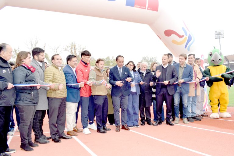 Inauguración de pista atlética e inspección obras de Estadio Fiscal marcaron visita de ministro del Deporte
