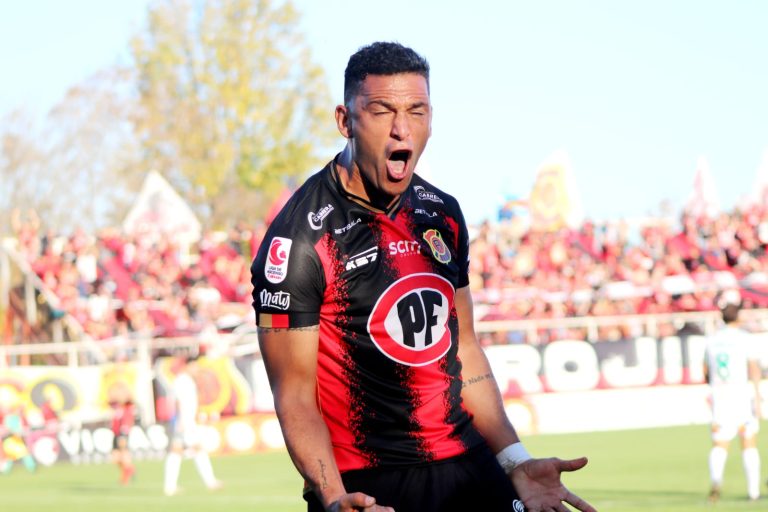 Con tres estocadas del “Torito” Díaz Rangers vuelve a respirar y logra heroico empate 3-3 con Wanderers