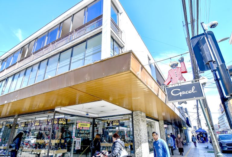 Calzados El Negro: El regalón de los curicanos por 128 años