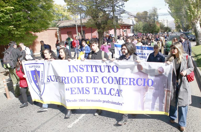 Profesores y alumnos de Insuco atemorizados piden medidas por peleas dentro y fuera del establecimiento