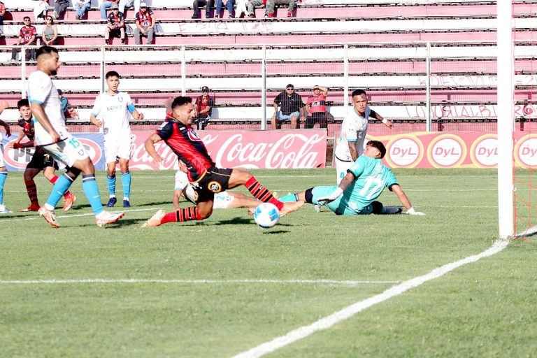 El acero de Huachipato le hizo mal a Rangers: empataron 0-0 y talquinos fuera de Copa Chile