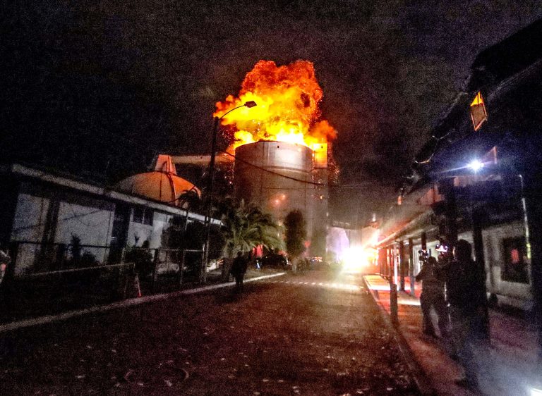 Robo de tendido eléctrico podría haber originado incendio en explanta Iansa