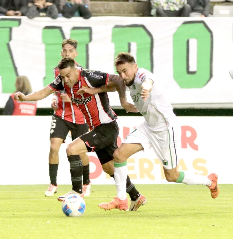 Temuco 0 Curicó Unido 0:   De visita al menos suman