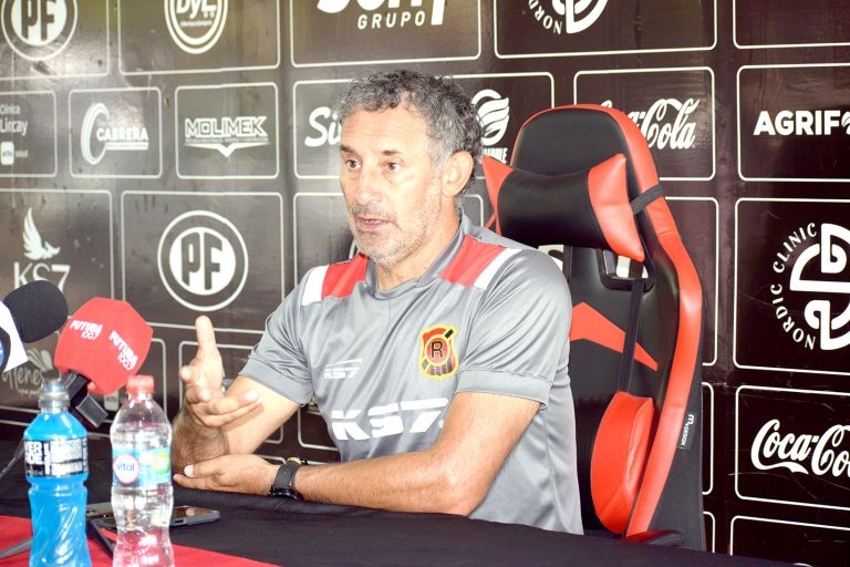 “A los hinchas les pido paciencia, porque si el  club no la tiene, el que tendrá que salir soy yo”