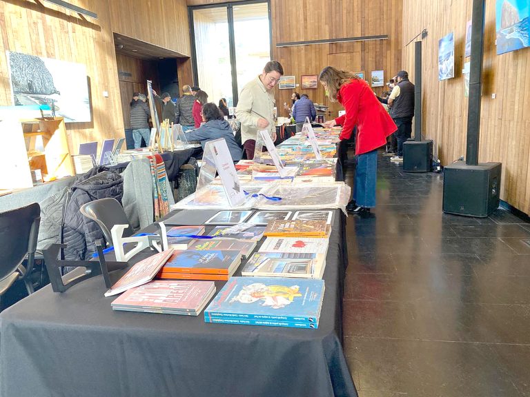 Se desarrolla Tercera Versión de la Feria del Libro Maucha en  homenaje a pescadores desaparecidos