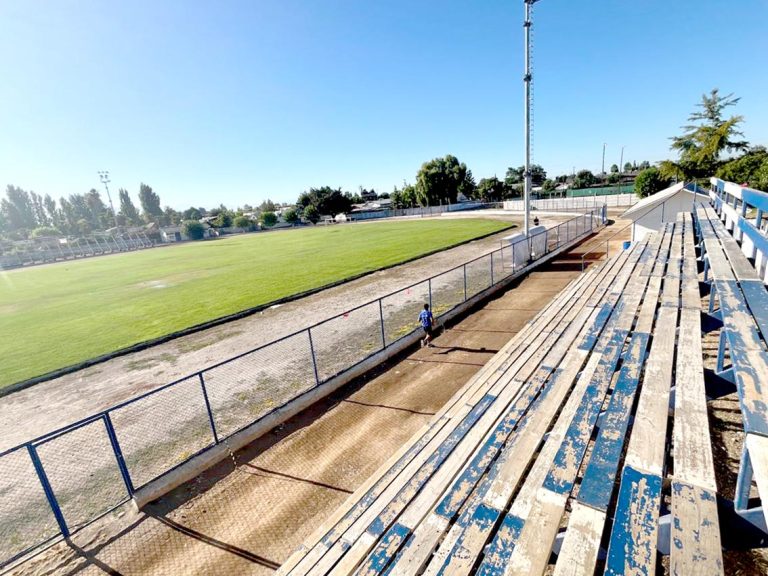 Programan partidos de Curicó Unido en el Estadio de Molina
