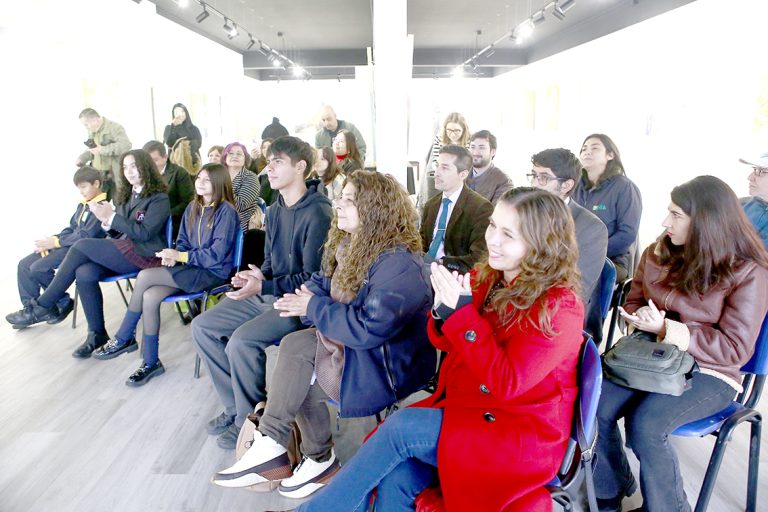 Nueve maulinos que ganaron concurso “Historias de nuestra tierra 2024” recibieron sus premios