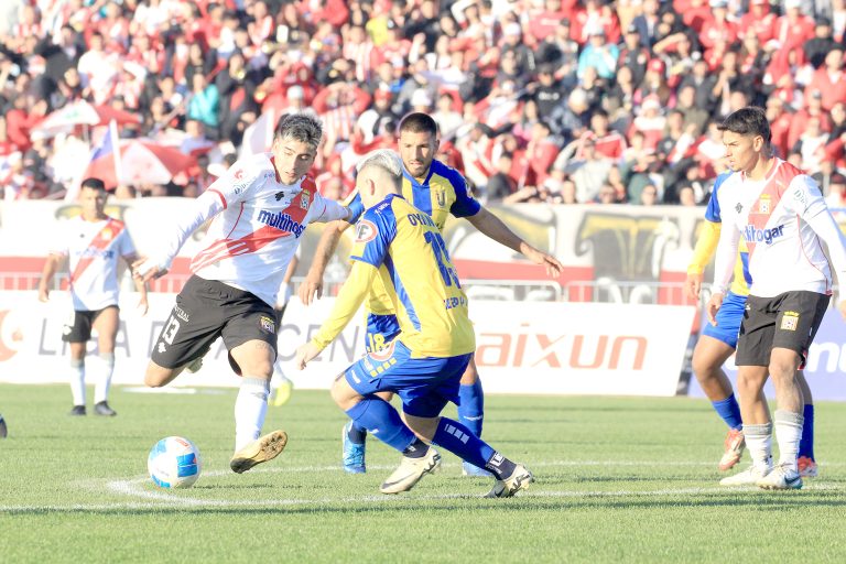 Mucho castigo para Curicó Unido