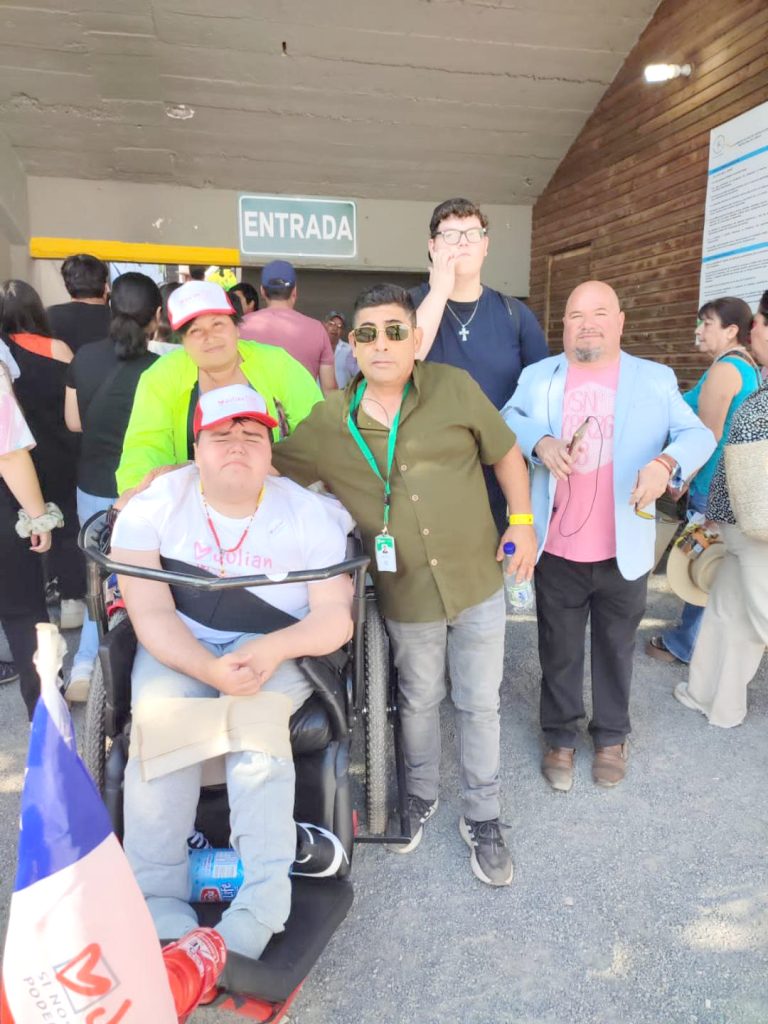 Familia curicana sigue con campaña para Julián Carvajal