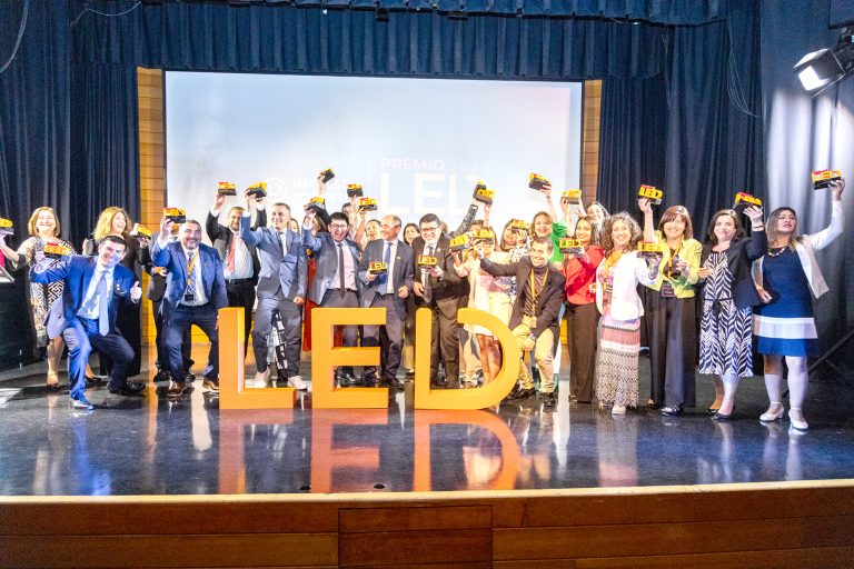 Premio LED 2025: Llaman a postular a destacados  directores de colegios y jardines infantiles del Maule