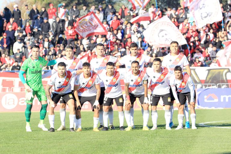Curicó Unido a la cancha en Molina