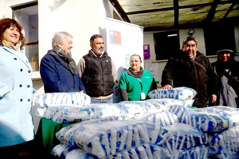Comerciantes ambulantes establecidos de calle Peña donan 500 kilos de azúcar