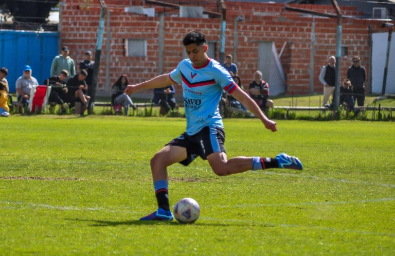 Conozca la historia del curicano que  se abre paso en el fútbol argentino