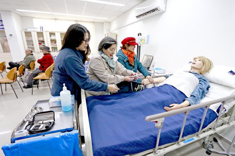 Senama lanza talleres para cuidadores de  personas con algún grado de dependencia