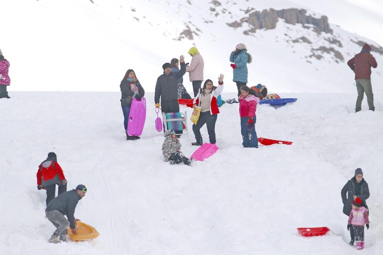 San Clemente lanzó temporada de Turismo Invernal ante  cientos de personas que  disfrutaron de la nieve