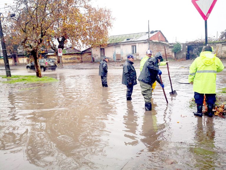 Ciudades maulinas amanecieron ayer con temperaturas bajo cero y se pronostican lluvias para tres días seguidos