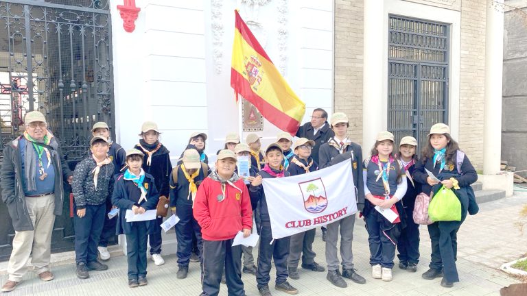 Estudiantes del  Club History visitaron  el Cementerio  Municipal de Curicó