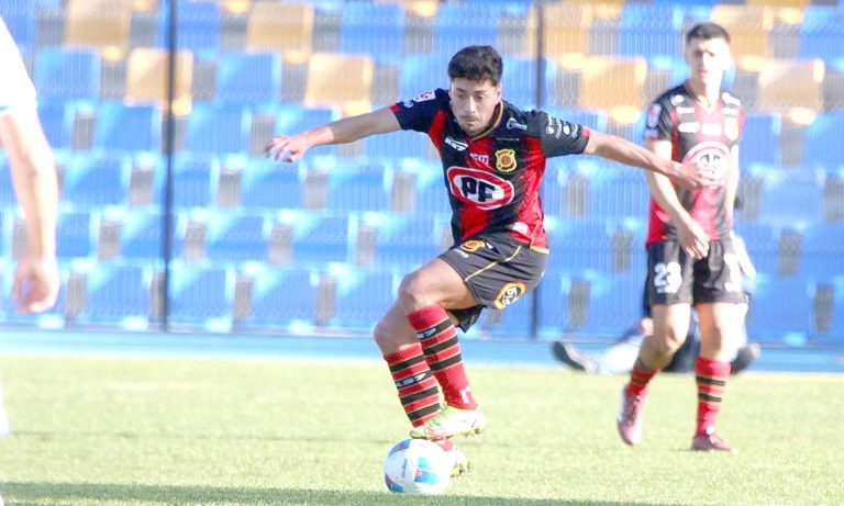 Tres fechas de suspensión para refuerzo de  Rangers: Solo jugó 21 minutos en su debut