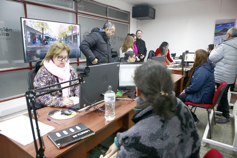Automovilistas pueden obtener licencia de conducir  en documento digital en todas las comunas del Maule
