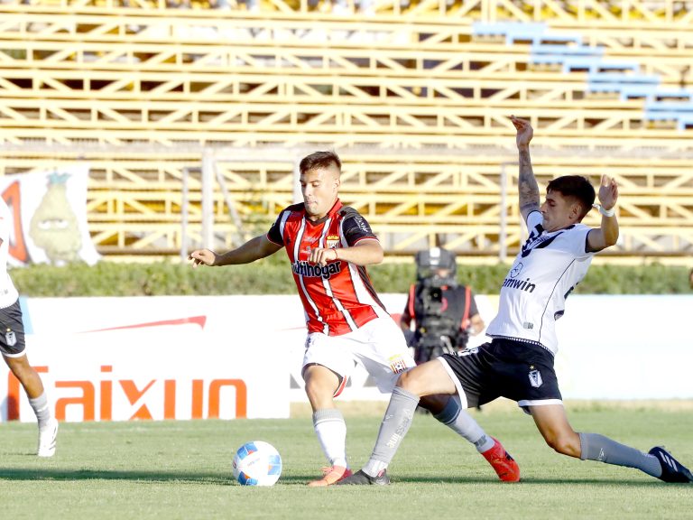 Curicanos a dos puntos de la Liguilla