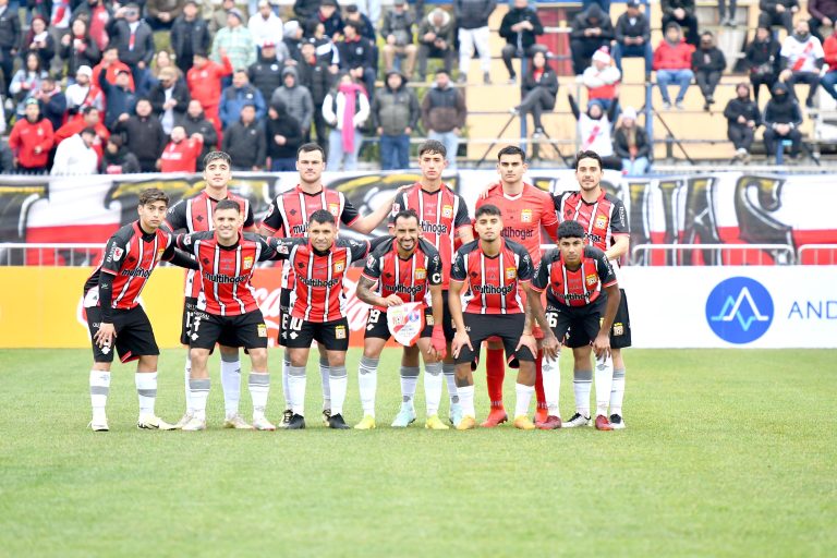 Curicó Unido suma y sigue