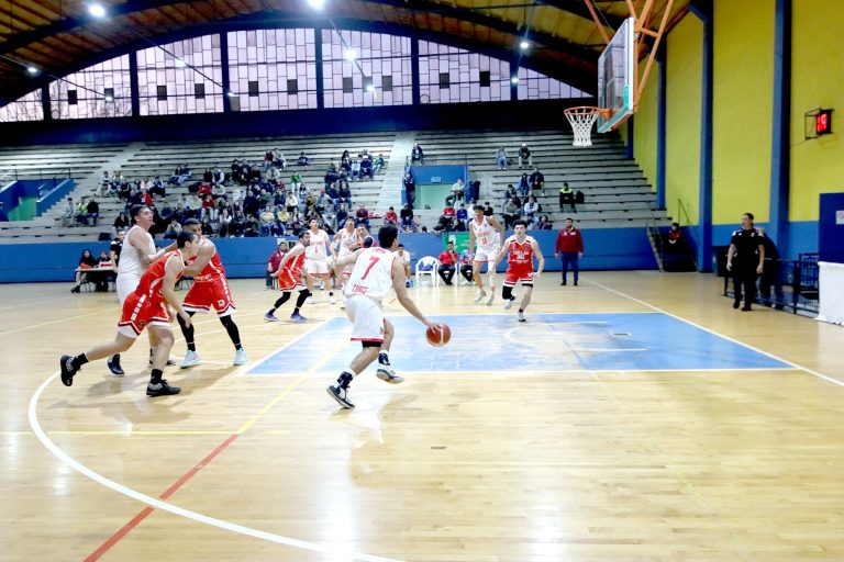 ¿Qué pasó con el gimnasio para el básquetbol?: Presentan oficio para saber estado del proyecto